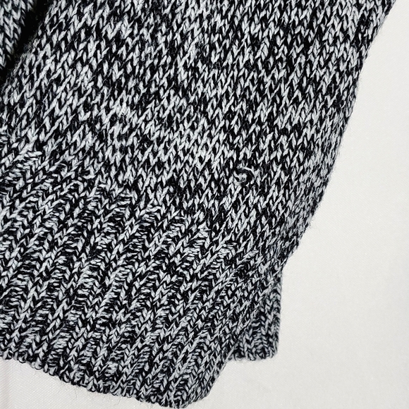 Divided by H&M Black and White Acrylic Knit Long Sleeve "Cropped" Sweater -Small - Picture 14 of 14